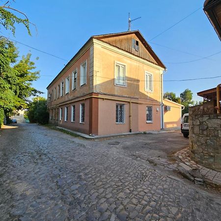 Petropavlivska Apartment Тиха Вуличка В Центрі Старого Міста 카미야네치포딜시키 외부 사진