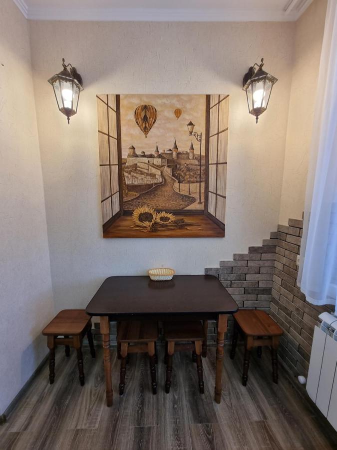 Petropavlivska Apartment Тиха Вуличка В Центрі Старого Міста 카미야네치포딜시키 외부 사진